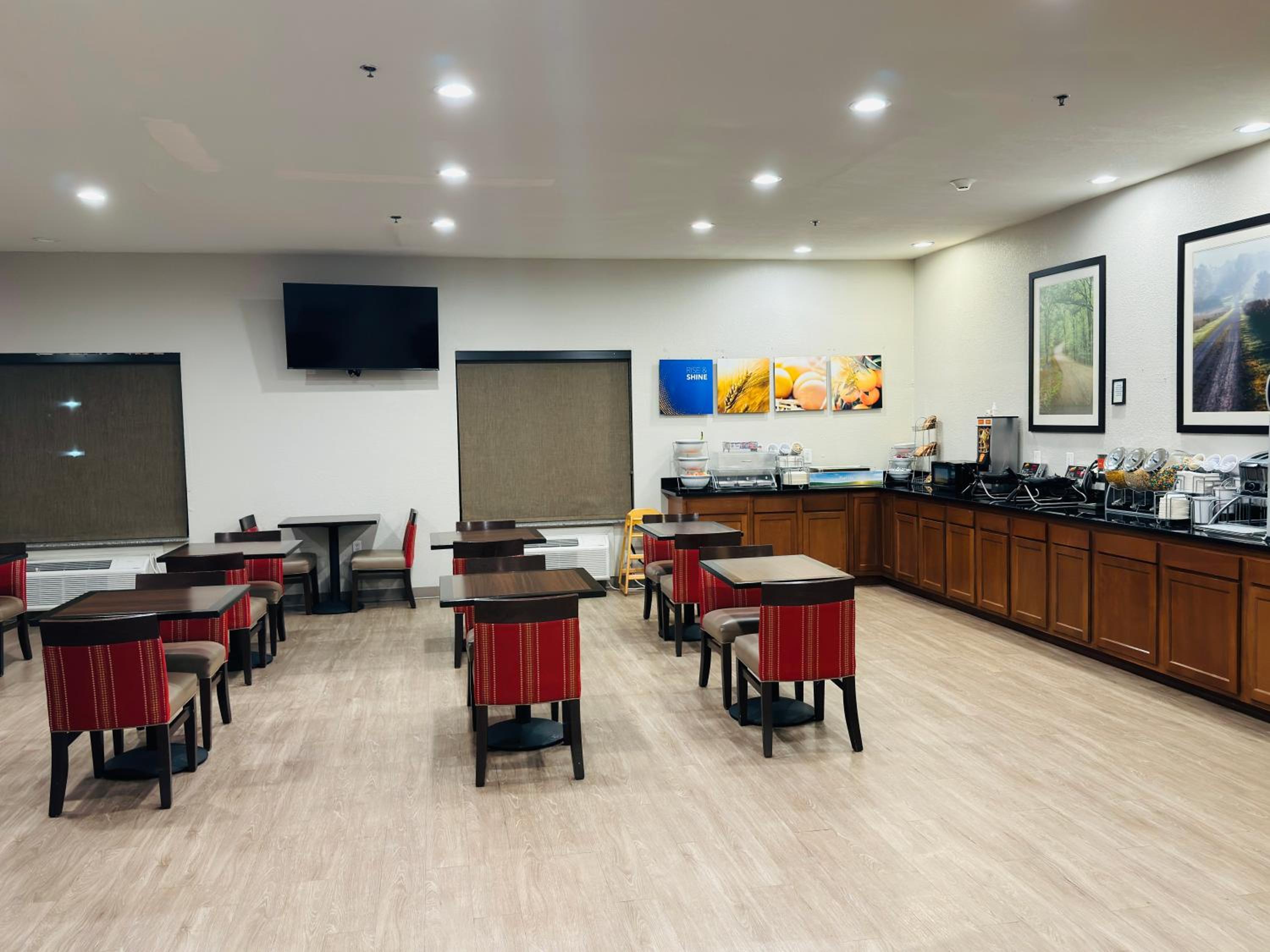 Comfort Suites Plymouth near US-30