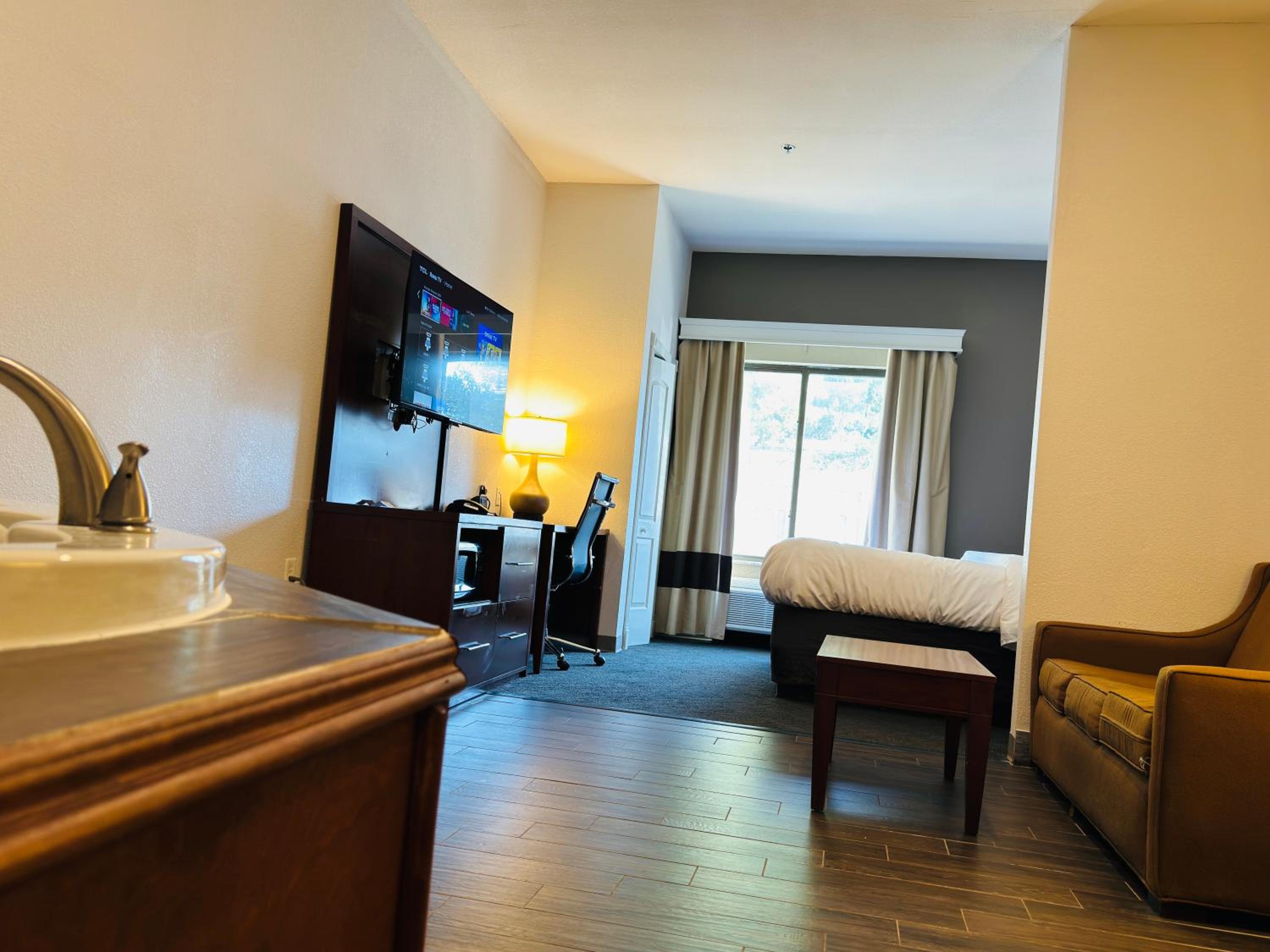 Comfort Suites Plymouth near US-30