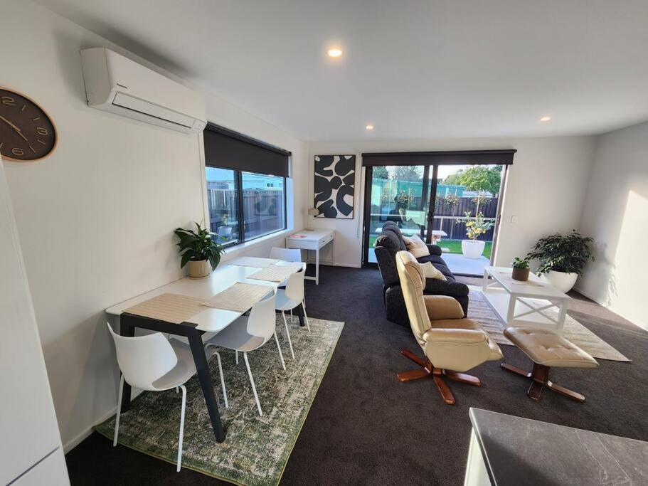 Modern Haven on Hamlet view 5