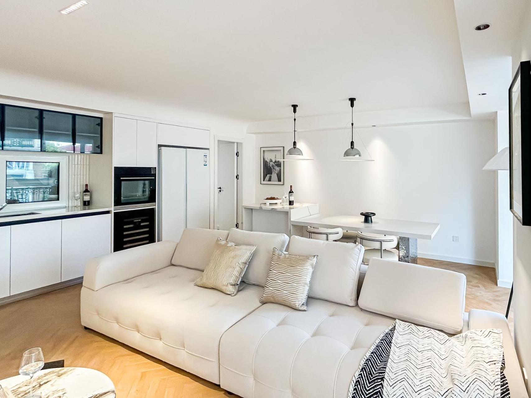 HuaiHai Road Branch Xujiahui Garden Large Living Room Luxury Three Bedroom Hengshan Road Henglong Plaza Shanghai Jiao Tong University
