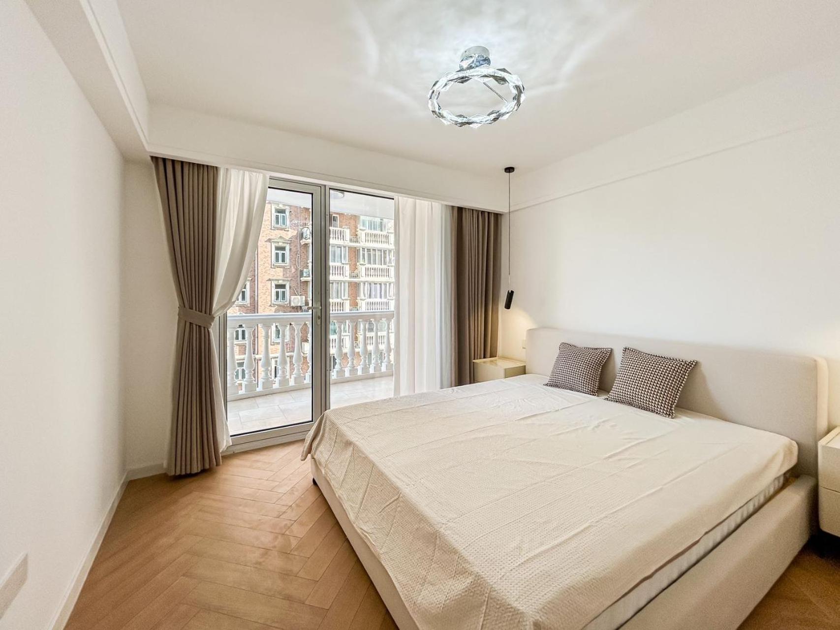 HuaiHai Road Branch Xujiahui Garden Large Living Room Luxury Three Bedroom Hengshan Road Henglong Plaza Shanghai Jiao Tong University
