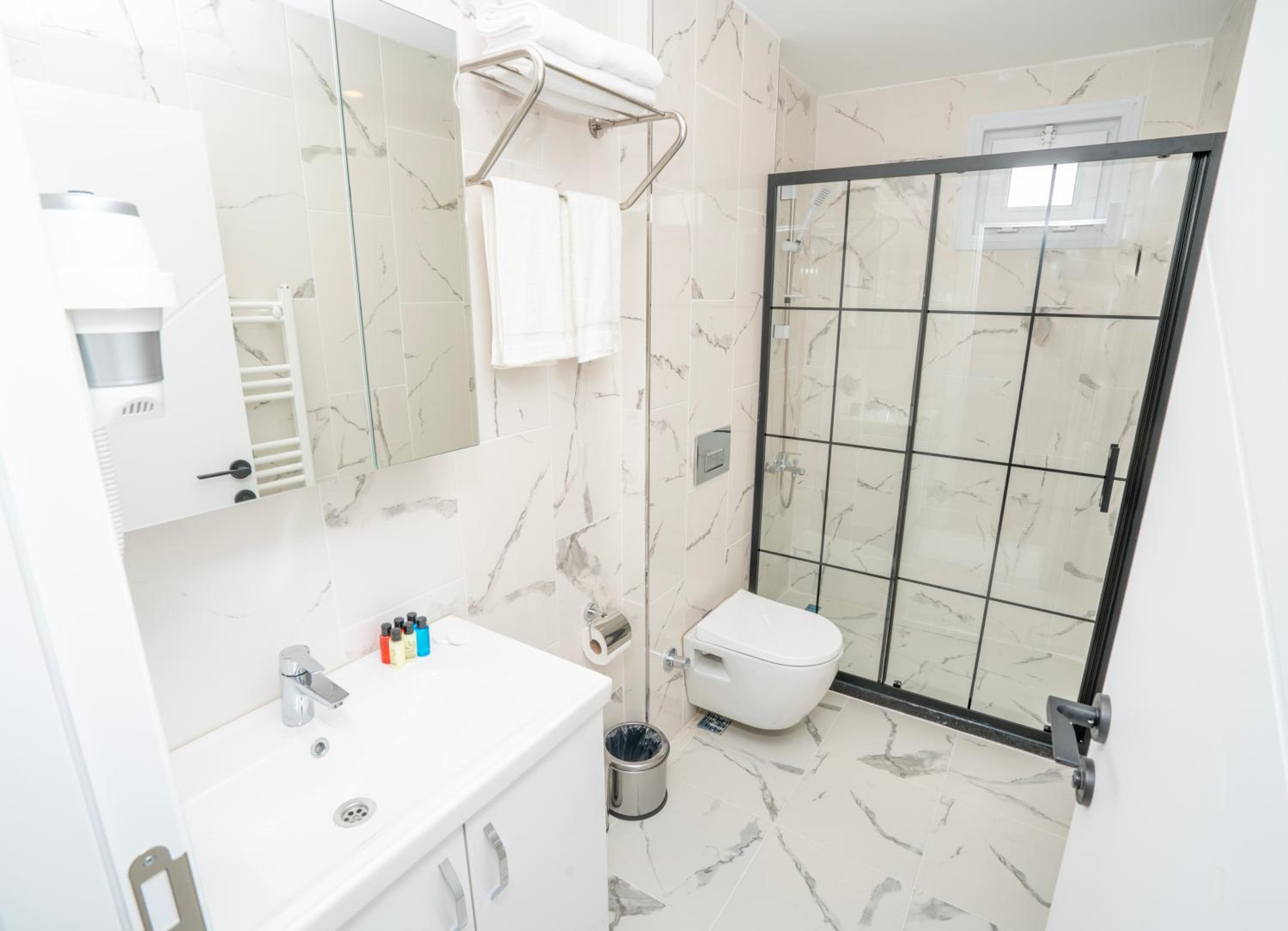 Guest Suites - Image 15