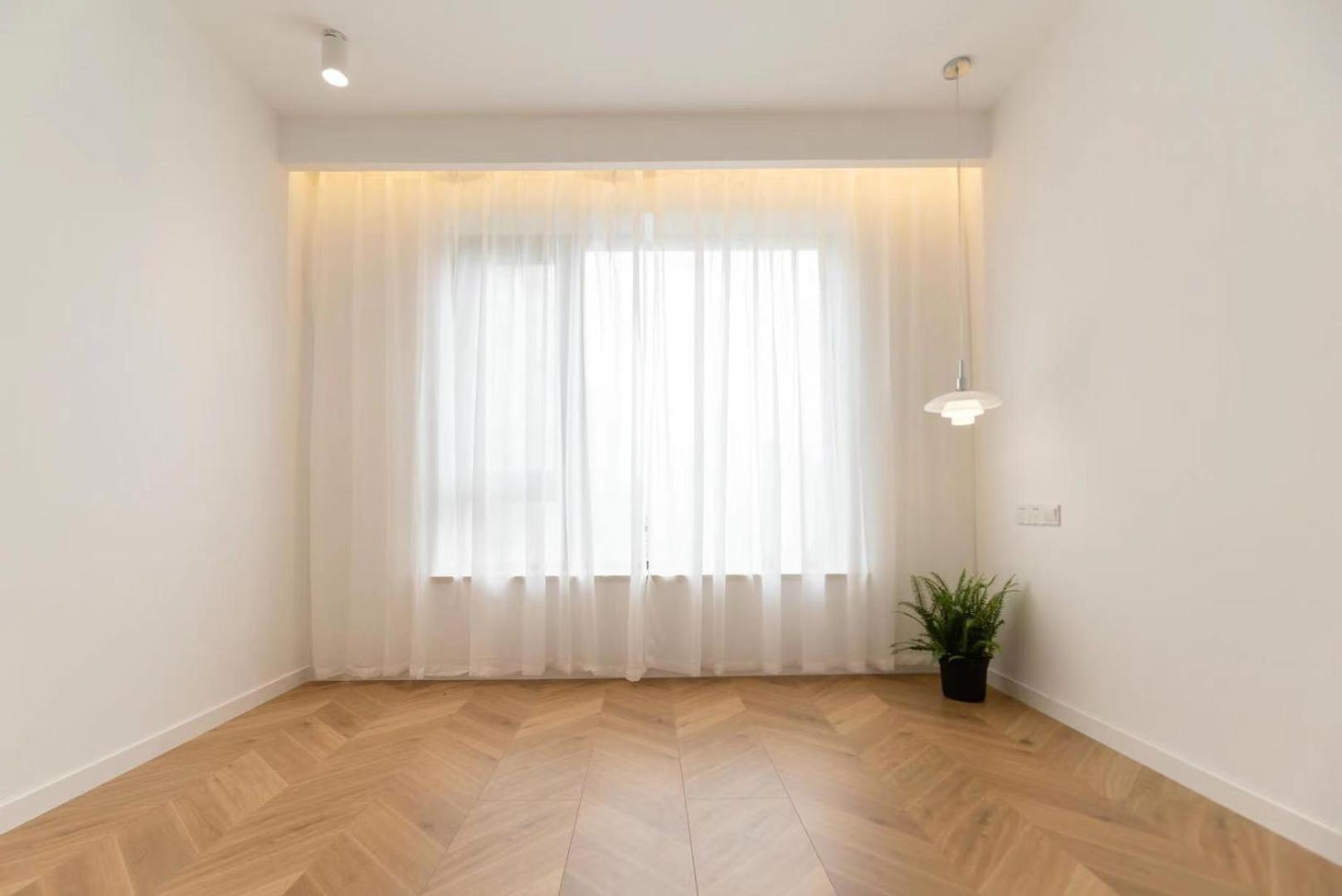 Molly House- Near Nanjing East Road,2-Bedrooms with Elevator, 2 bathrooms,1 bathtub , Near the subway