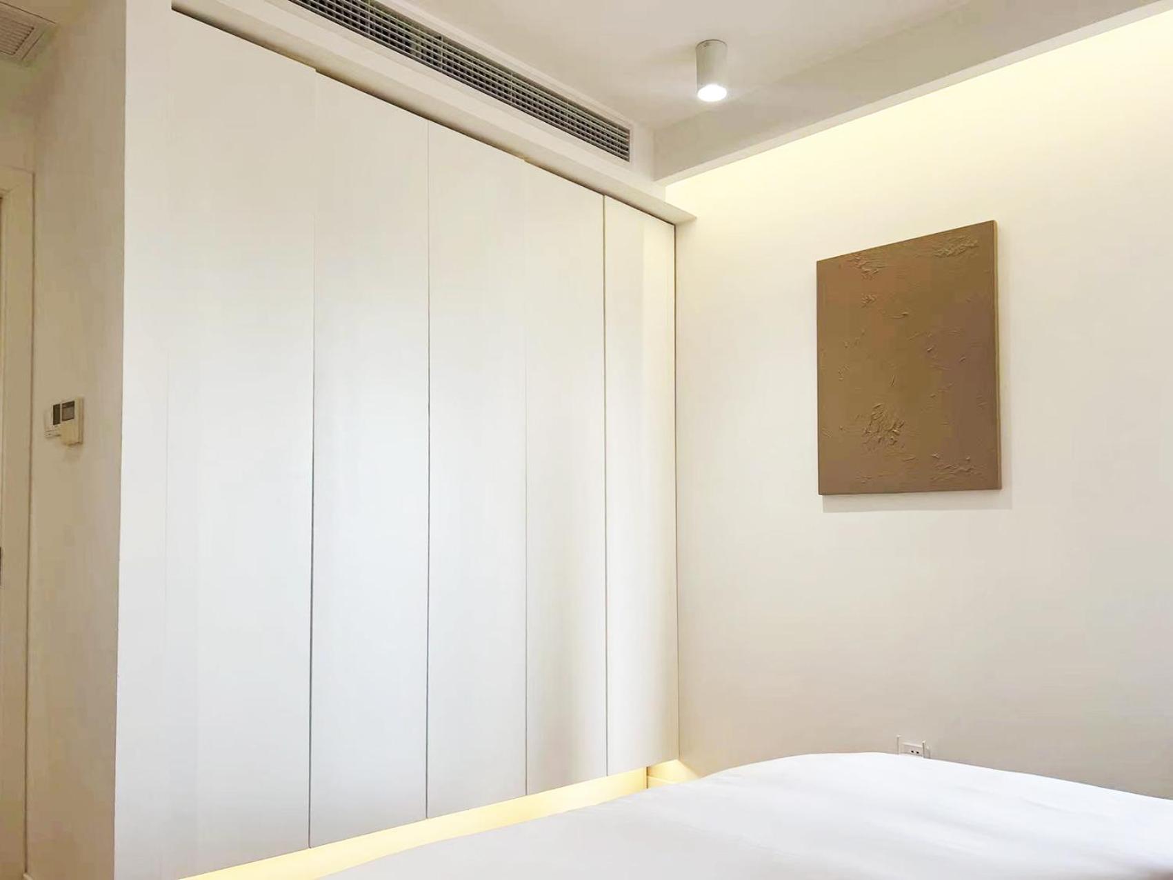 Molly House- Near Nanjing East Road,2-Bedrooms with Elevator, 2 bathrooms,1 bathtub , Near the subway