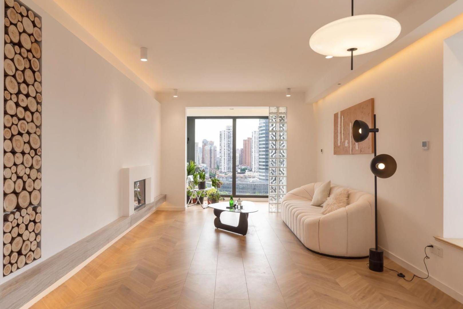 Molly House- Near Nanjing East Road,2-Bedrooms with Elevator, 2 bathrooms,1 bathtub , Near the subway
