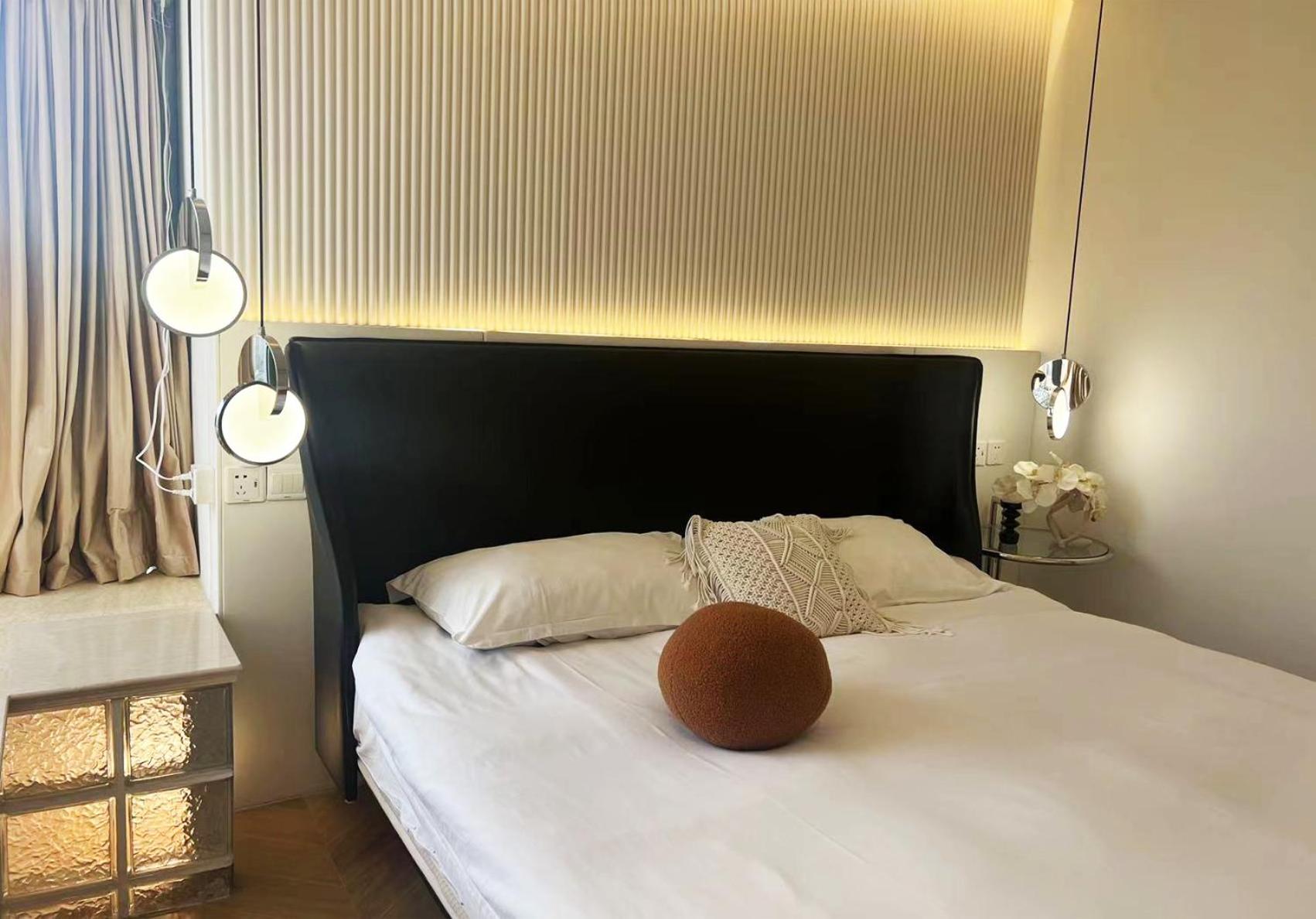 Molly House- Near Nanjing East Road,2-Bedrooms with Elevator, 2 bathrooms,1 bathtub , Near the subway