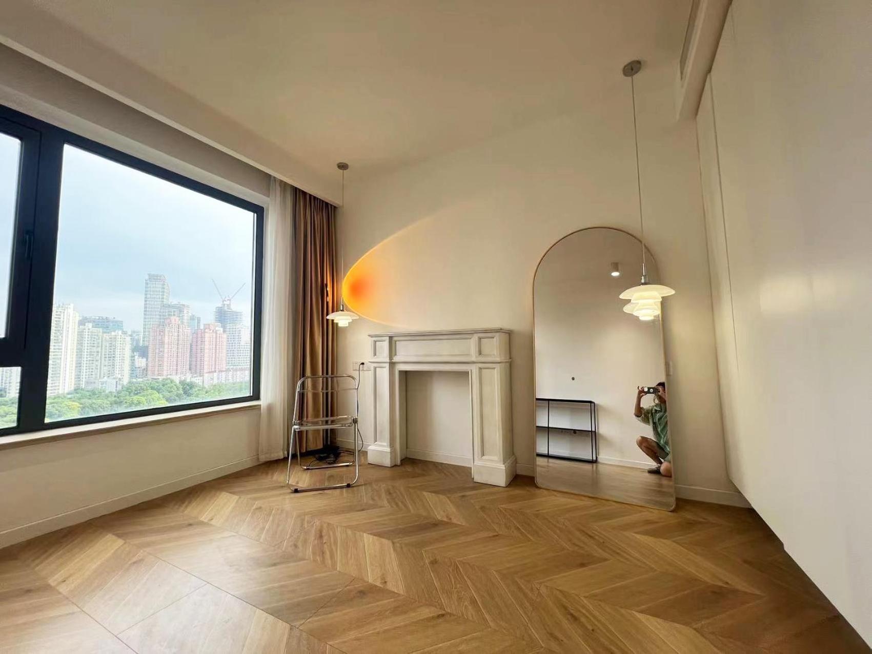 Molly House- Near Nanjing East Road,2-Bedrooms with Elevator, 2 bathrooms,1 bathtub , Near the subway