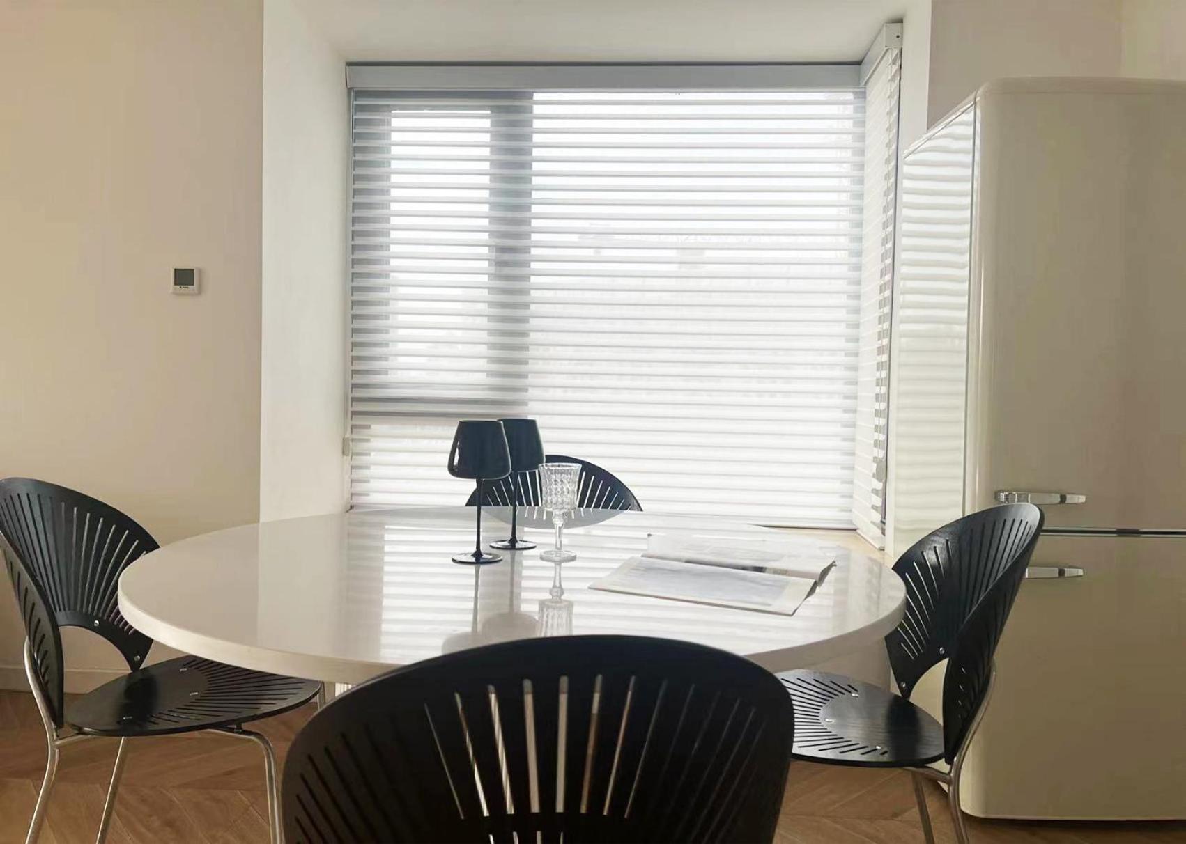 Molly House- Near Nanjing East Road,2-Bedrooms with Elevator, 2 bathrooms,1 bathtub , Near the subway