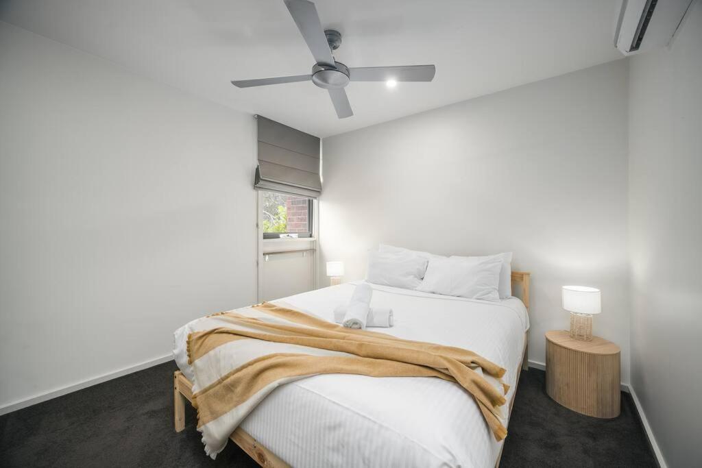 Modern 2 BRM Cottage at Eastland Ringwood
