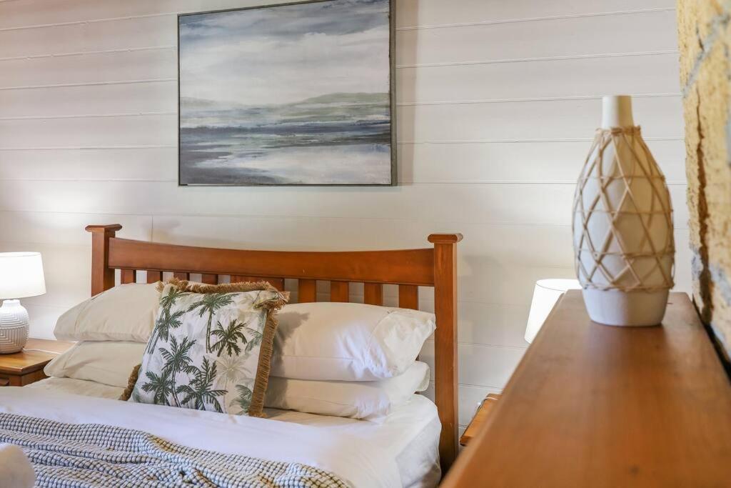 Spacious four bedroom central house sleeps 8