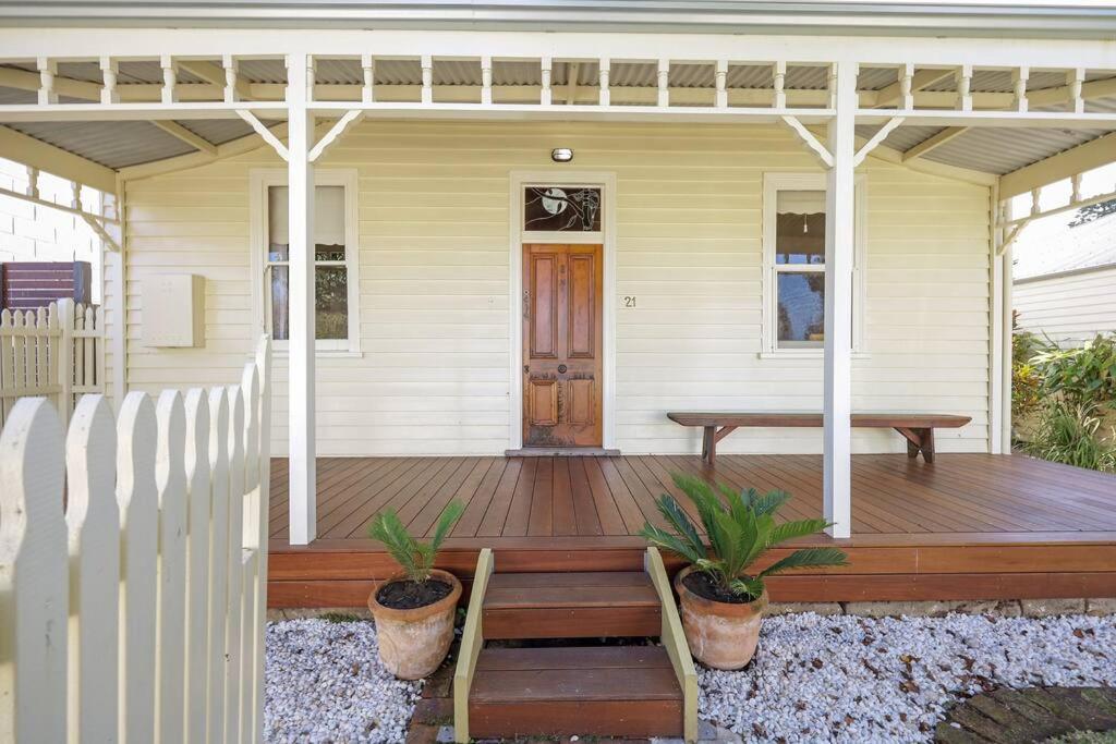 Spacious four bedroom central house sleeps 8