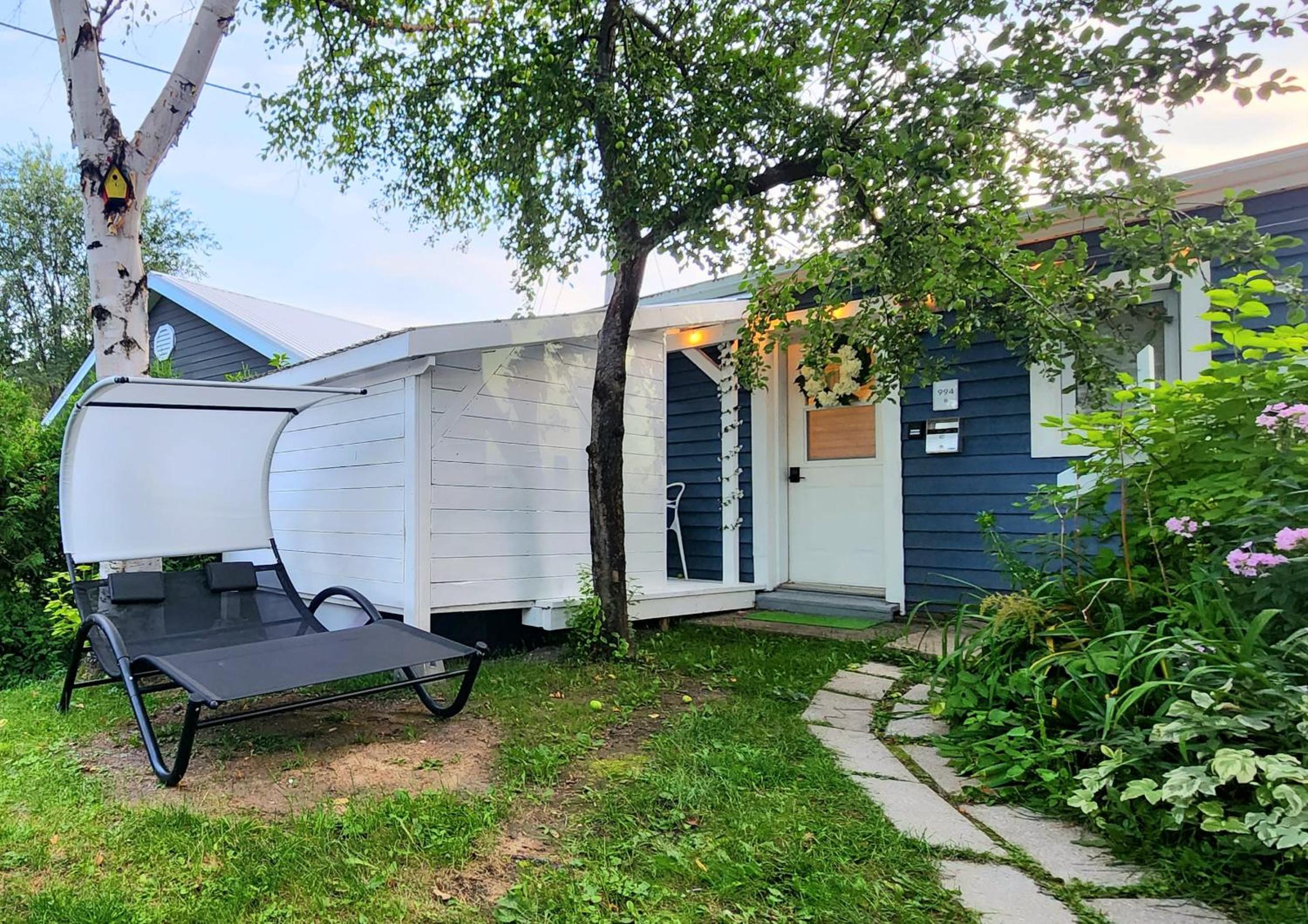 Boho Chic Tiny House - Hot Tub EV Chrger & Parking