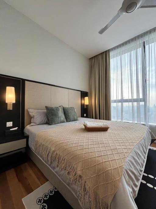 Ceylon Hill Luxury Condo Perfect KL Tower View!