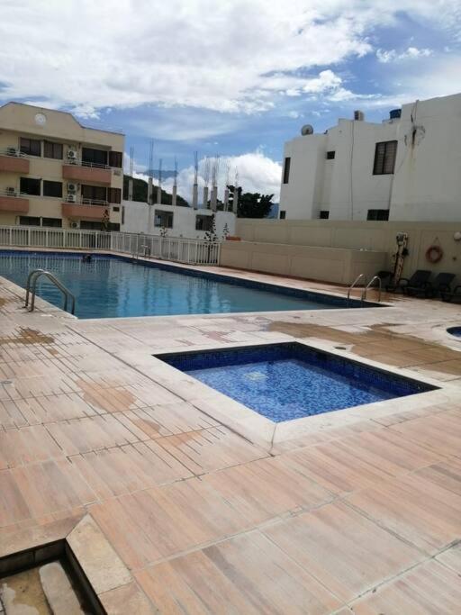 Apartamento en El Rodadero con piscina y jacuzzi