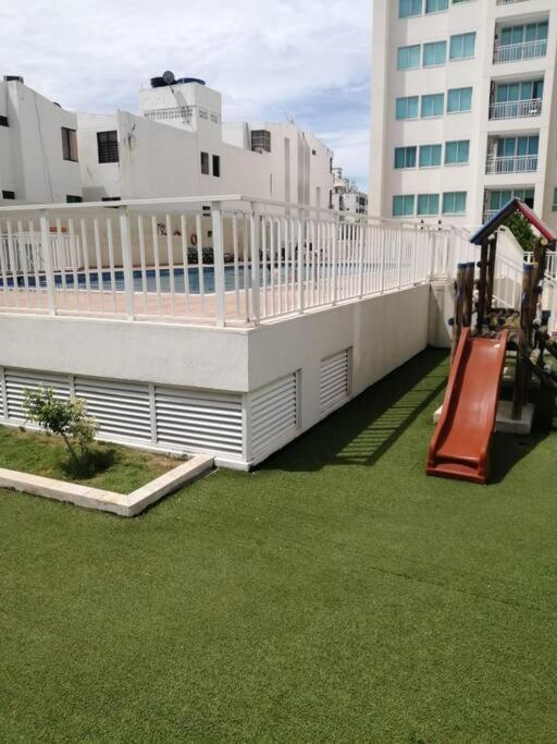 Apartamento en El Rodadero con piscina y jacuzzi