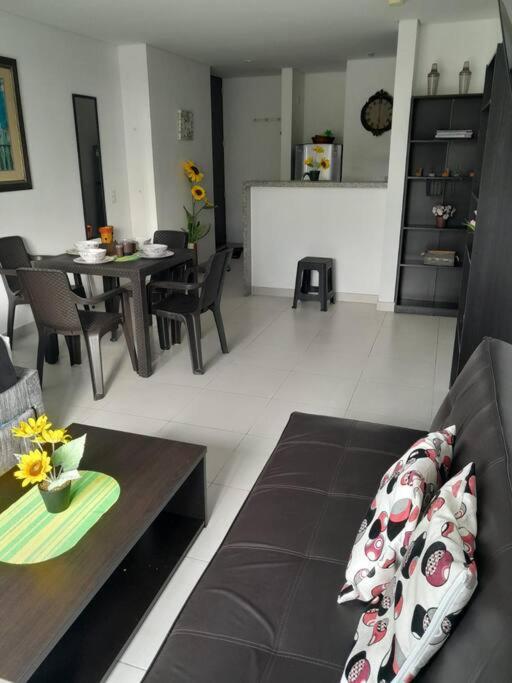 Apartamento en El Rodadero con piscina y jacuzzi