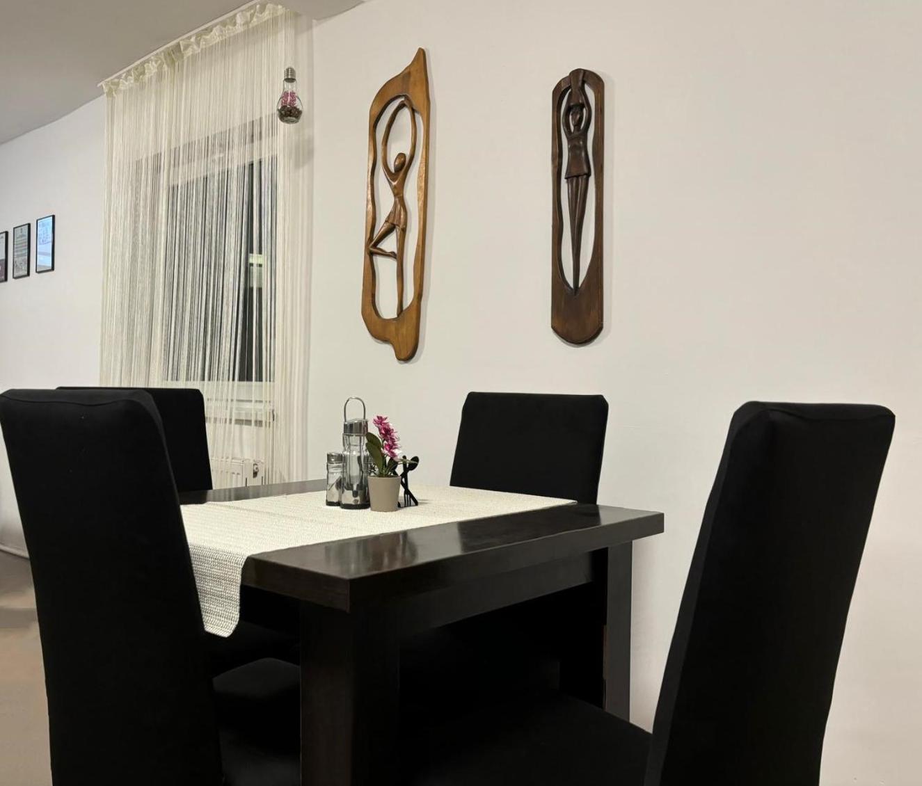 Vila Eden Azuga