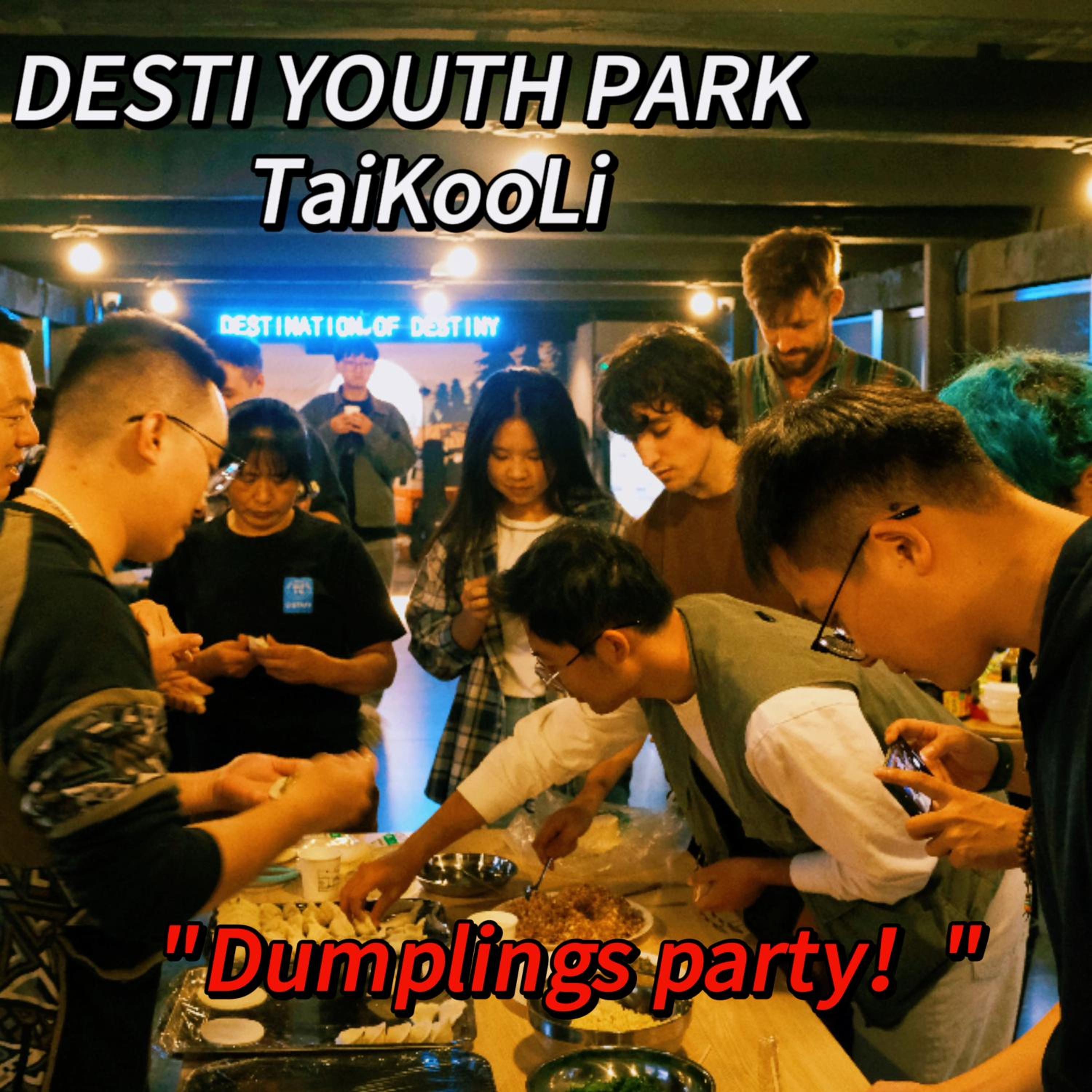 Chengdu Desti Youth Park Hostel TaiKooLi - Cafe& Bar& Luggage Storage& Large Public Area