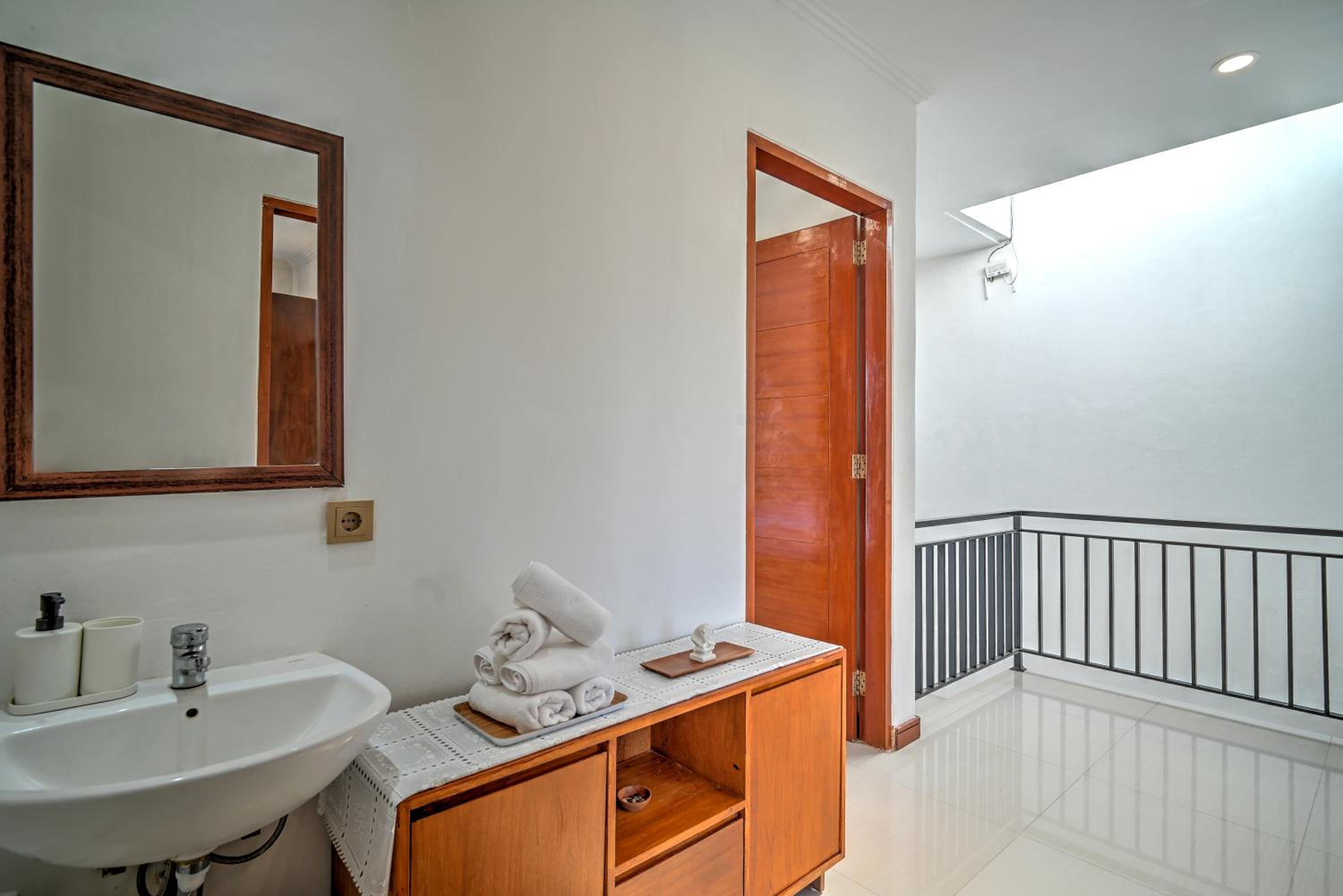 PRIVATE 3BR - Yash Villa at Seminyak view 4