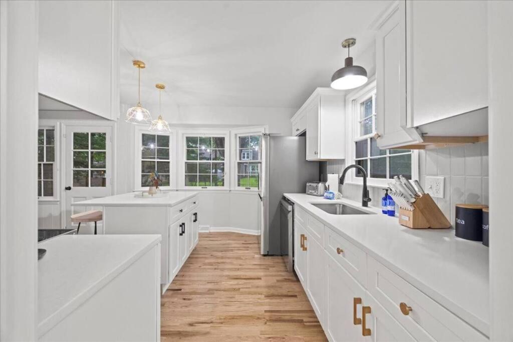 Light Bright OP Remodeled Home 4BD 2BTH - Property Image 47