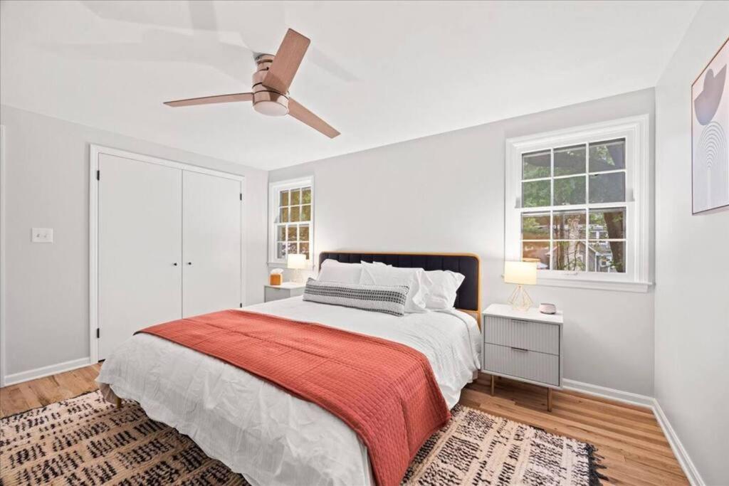 Light Bright OP Remodeled Home 4BD 2BTH - Property Image 53