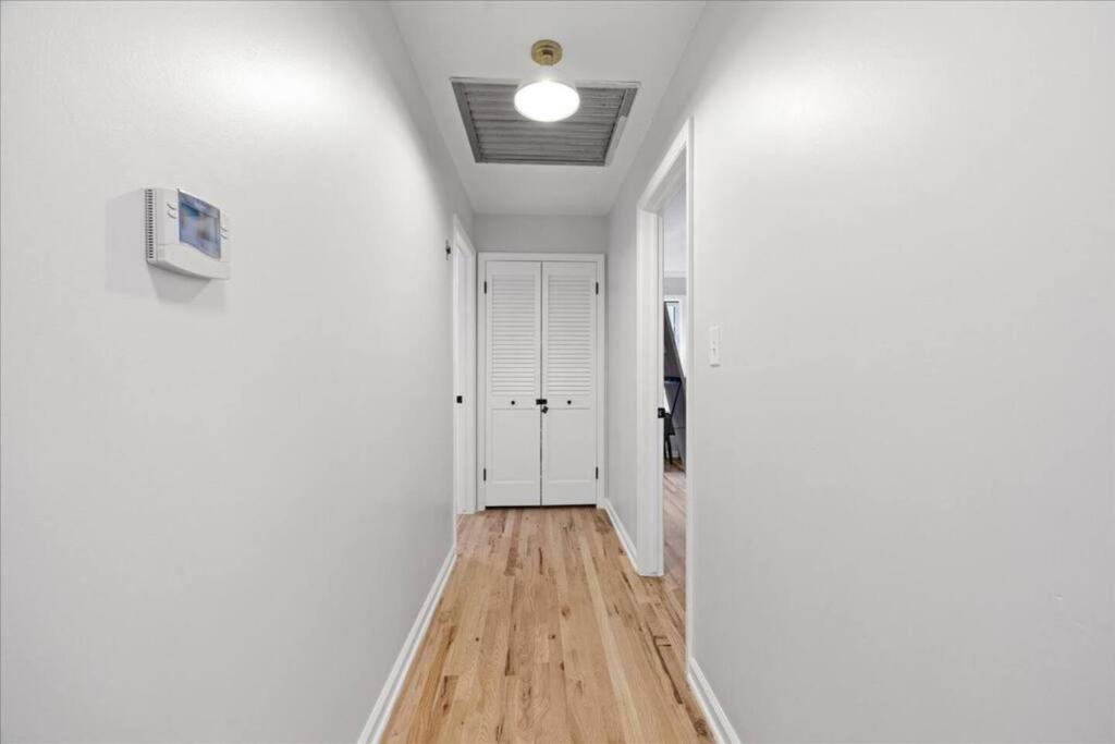 Light Bright OP Remodeled Home 4BD 2BTH - Property Image 3