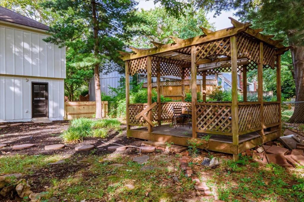 Light Bright OP Remodeled Home 4BD 2BTH - Property Image 8