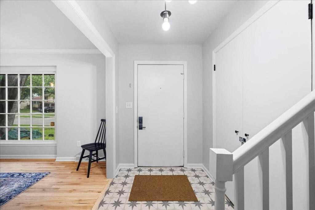 Light Bright OP Remodeled Home 4BD 2BTH - Property Image 13