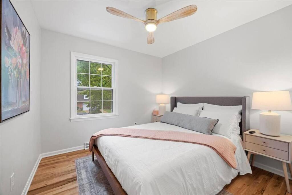 Light Bright OP Remodeled Home 4BD 2BTH - Property Image 18