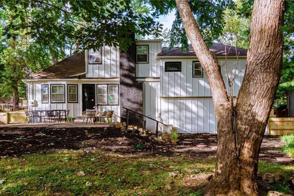 Light Bright OP Remodeled Home 4BD 2BTH - Property Image 19