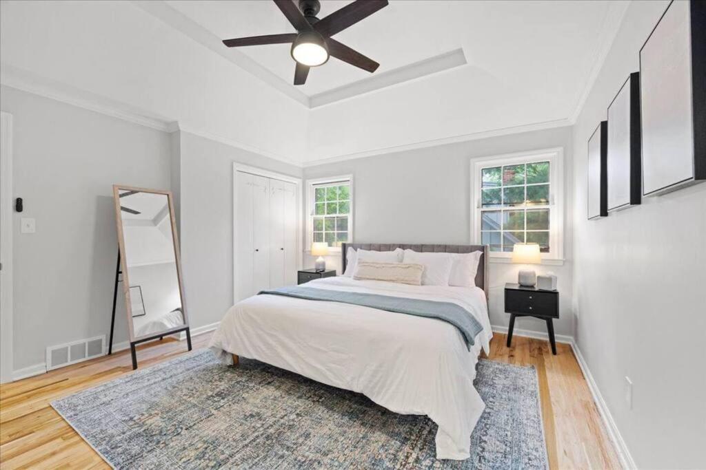 Light Bright OP Remodeled Home 4BD 2BTH - Property Image 20