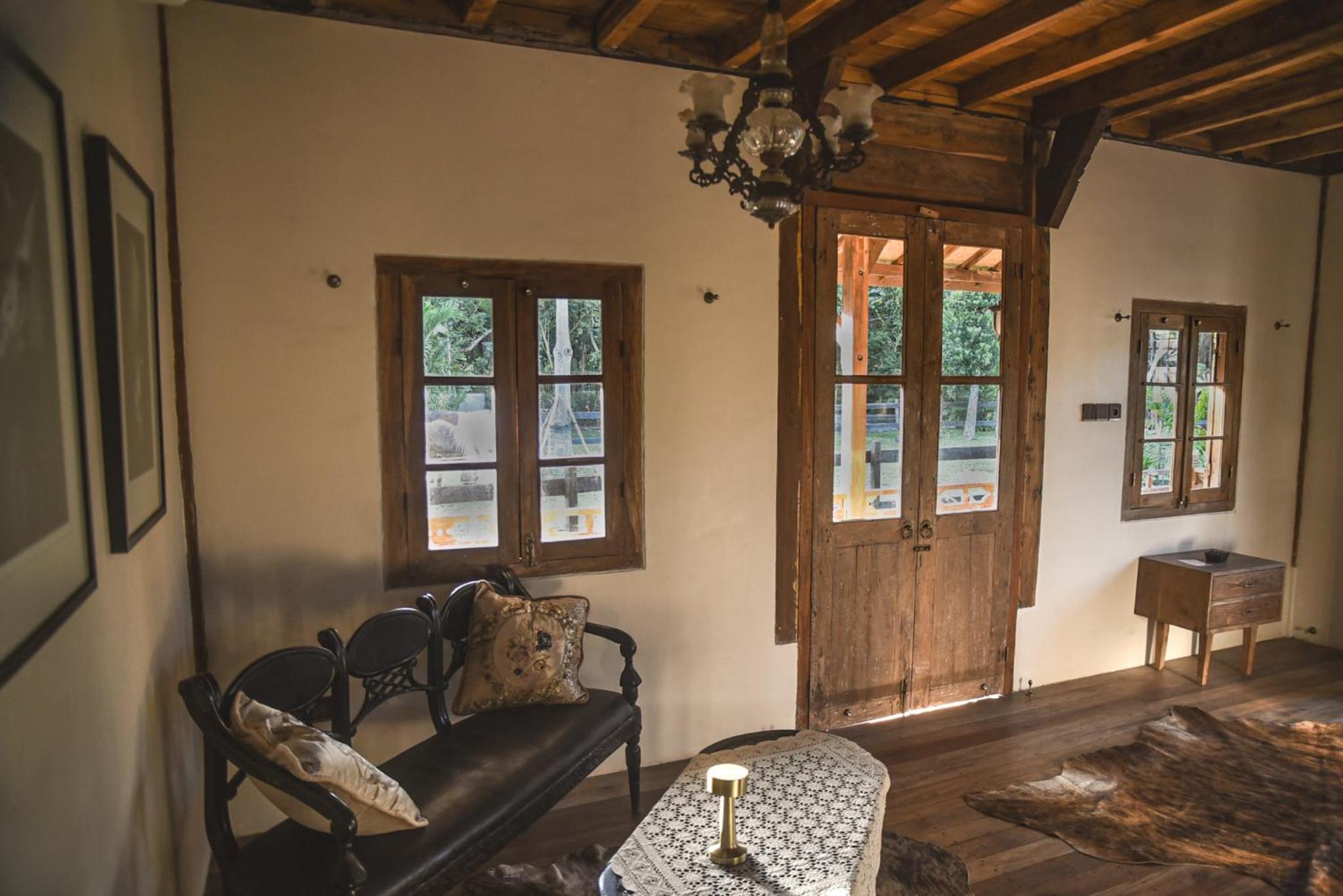 Salty Cowboy Luxury Cottages Kedungu view 5