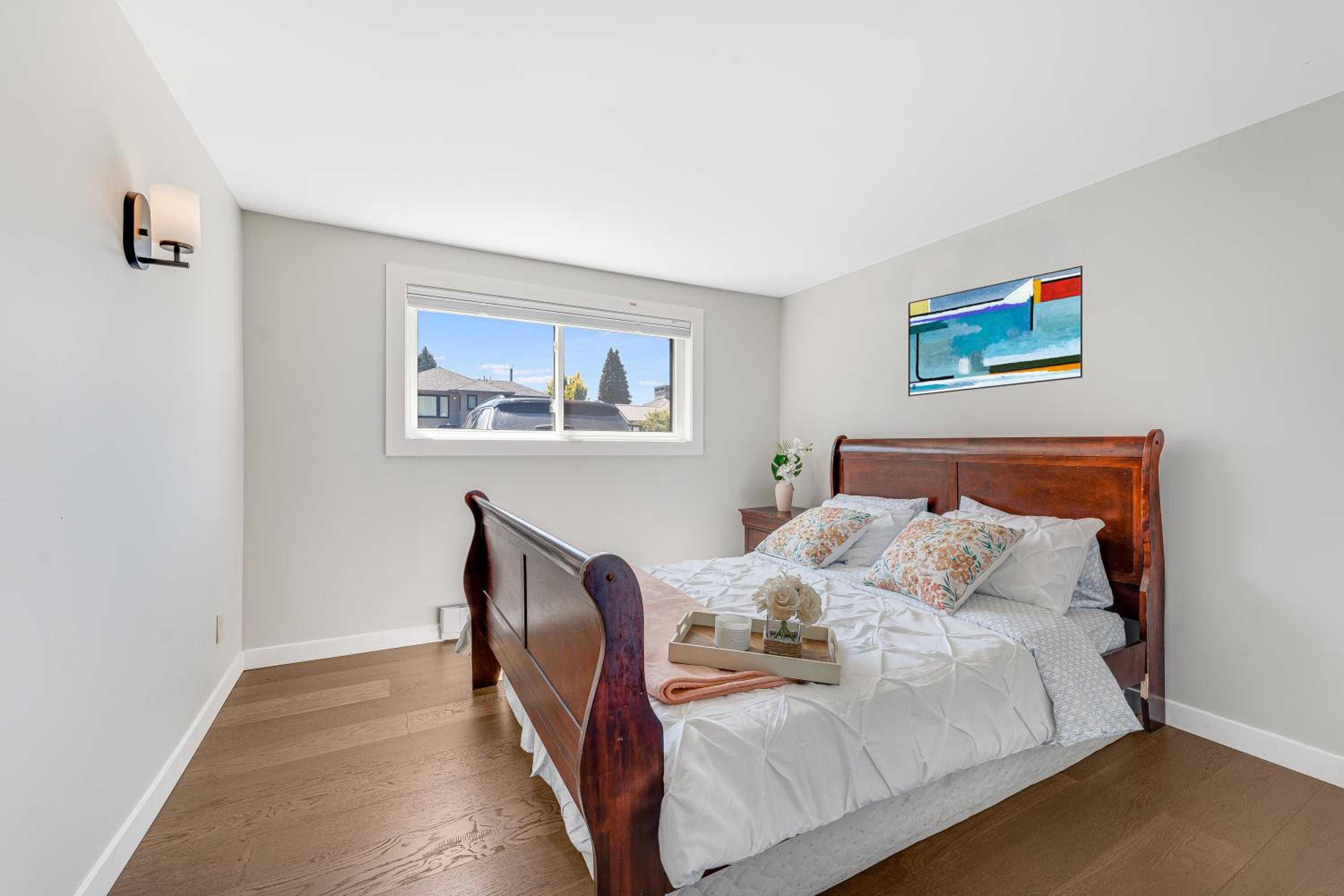 Chic 5BR North Vancouver Retreat Ideal for Groups