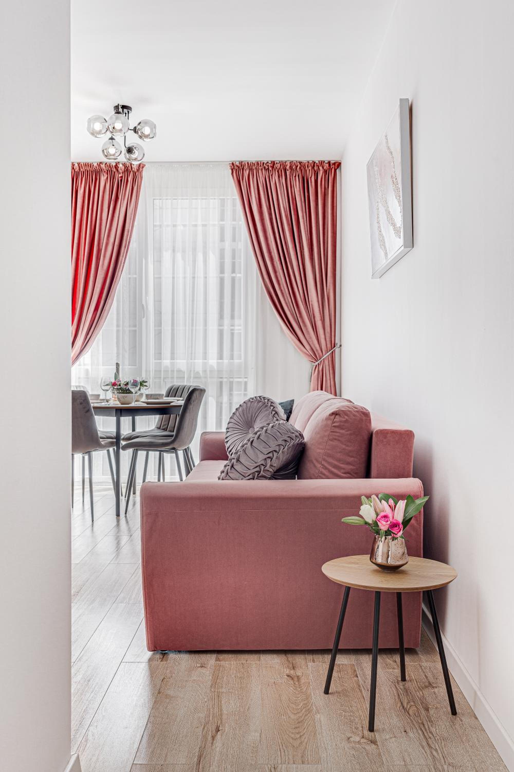ARI Pink & Turquoise - AFI Mall High-end Apartments view 5