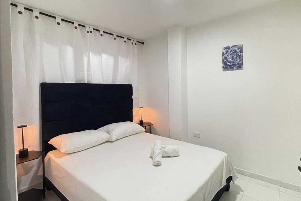 Apto 2BR Villa del Sur, wifi, 0ffice with monitor
