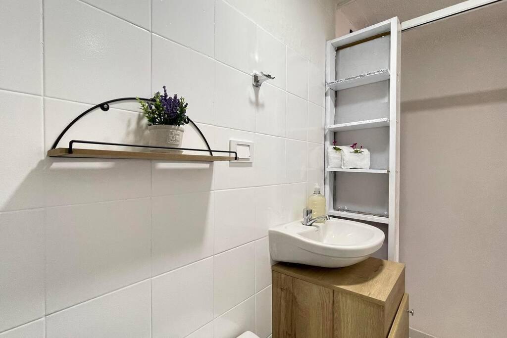 Apto 2BR Villa del Sur, wifi, 0ffice with monitor