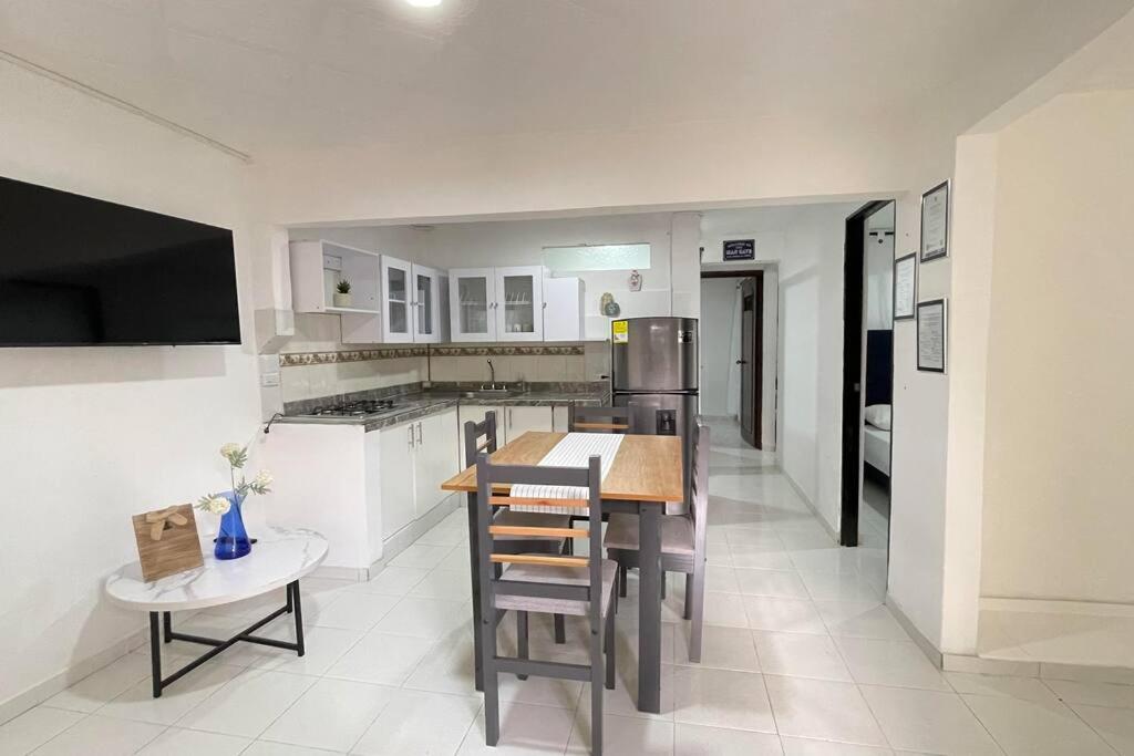 Apto 2BR Villa del Sur, wifi, 0ffice with monitor