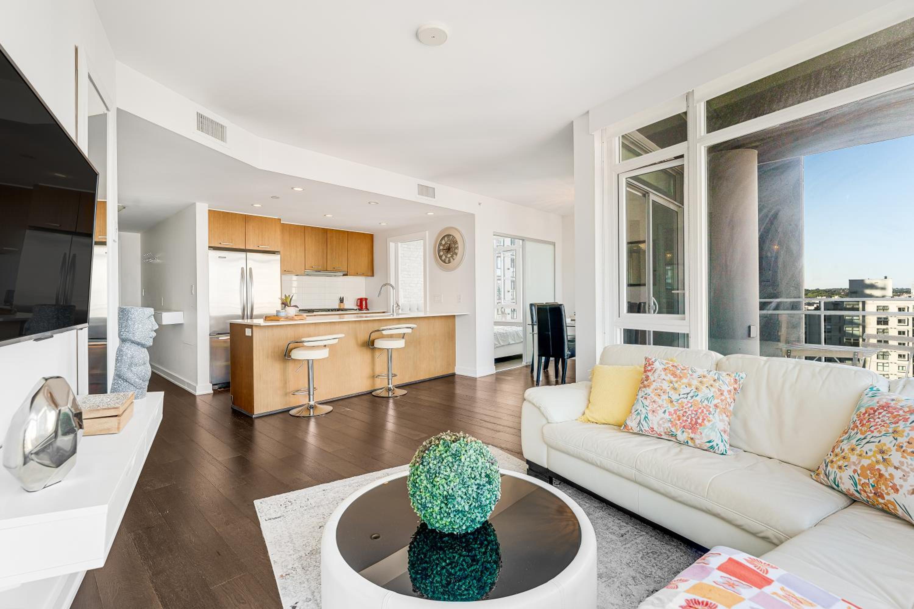 Premium 2BR Living with Unmatched Cityscape Views
