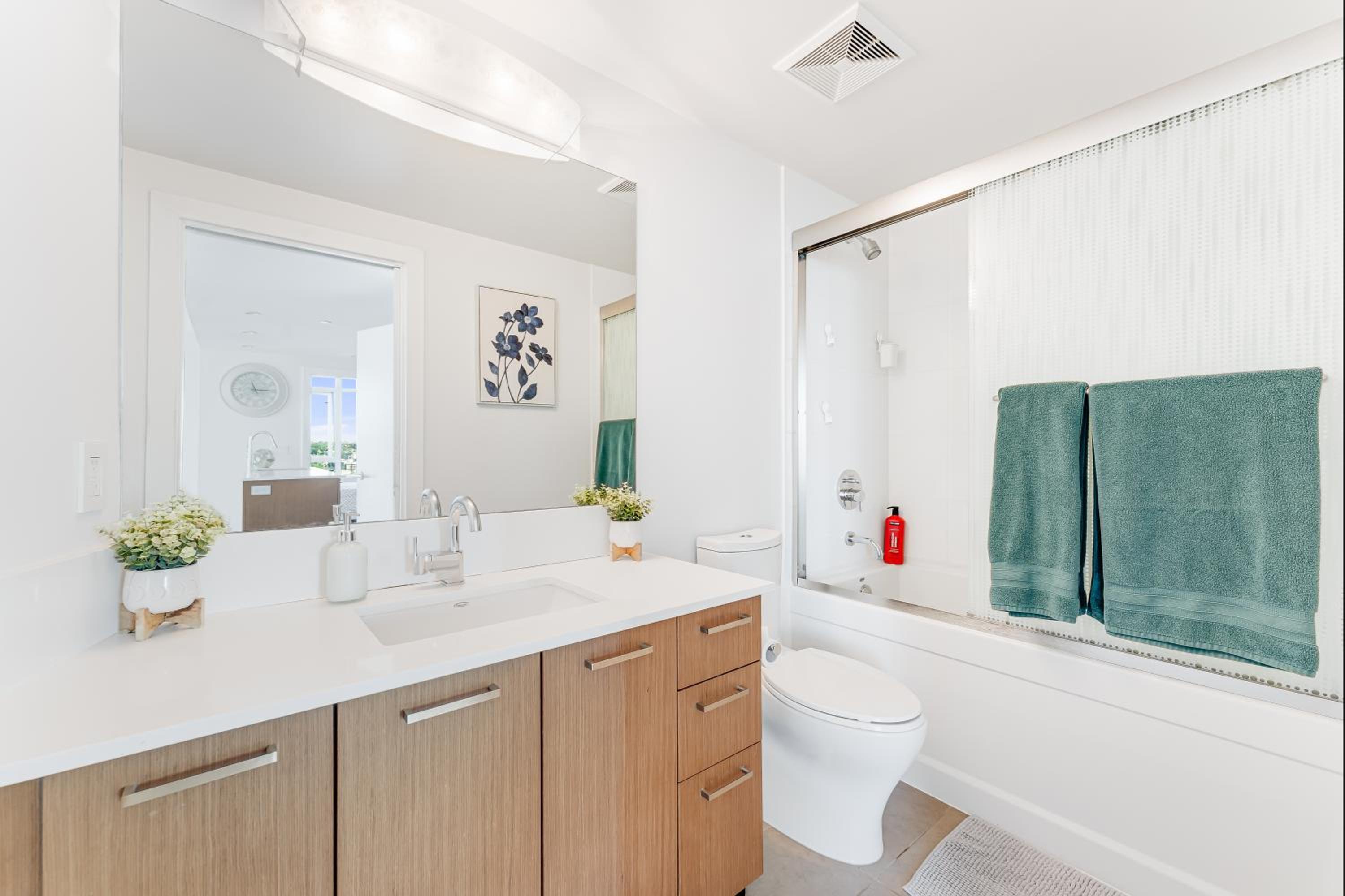 Premium 2BR Living with Unmatched Cityscape Views