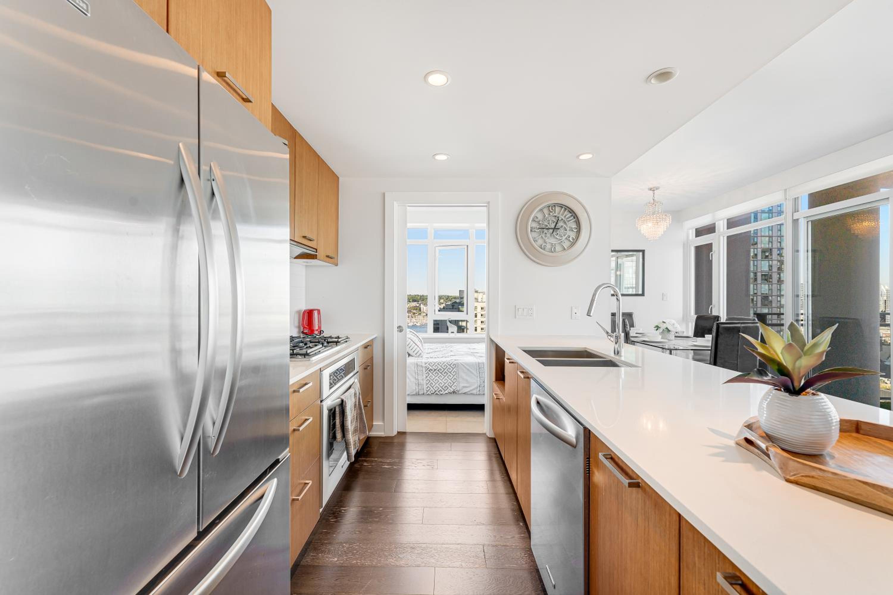 Premium 2BR Living with Unmatched Cityscape Views