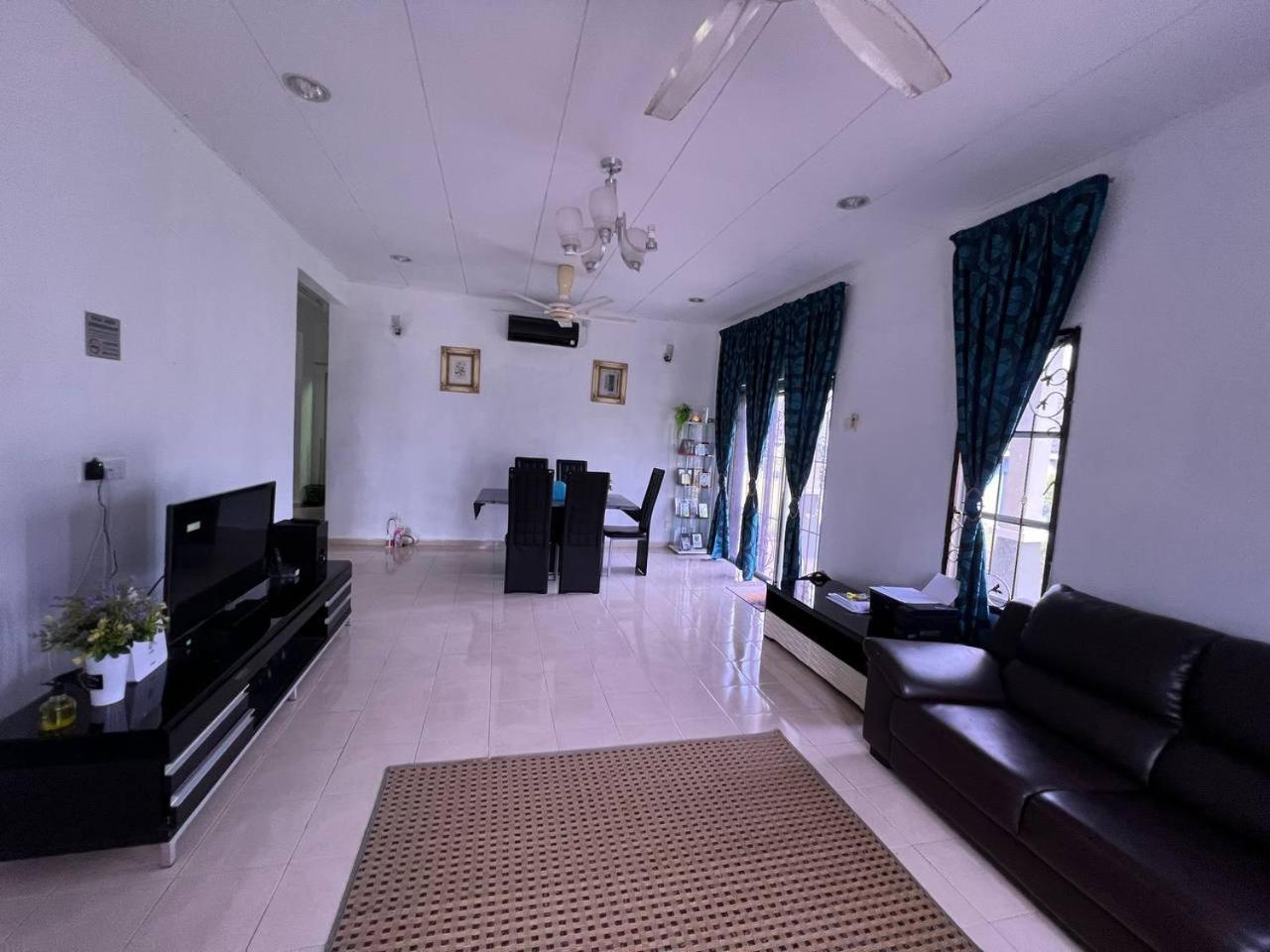 D Zamrud Mus Lim Homestay photo 3