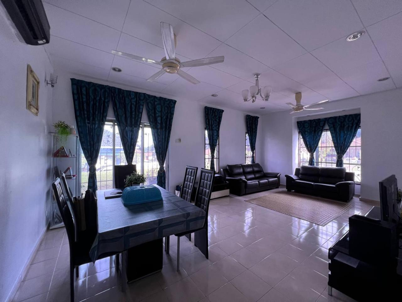 D Zamrud Mus Lim Homestay photo 2