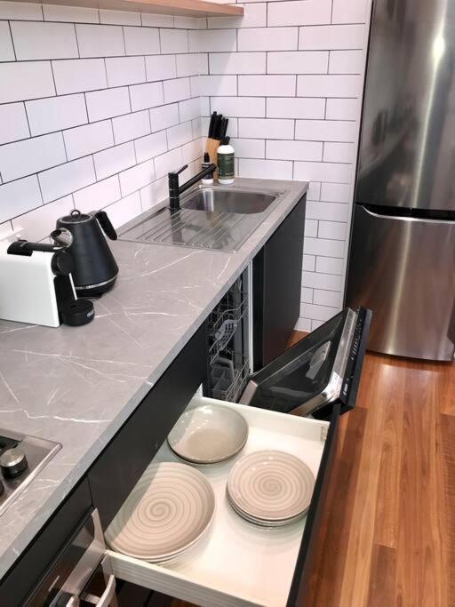 The Noosa Loft - Private, Close to Everything!