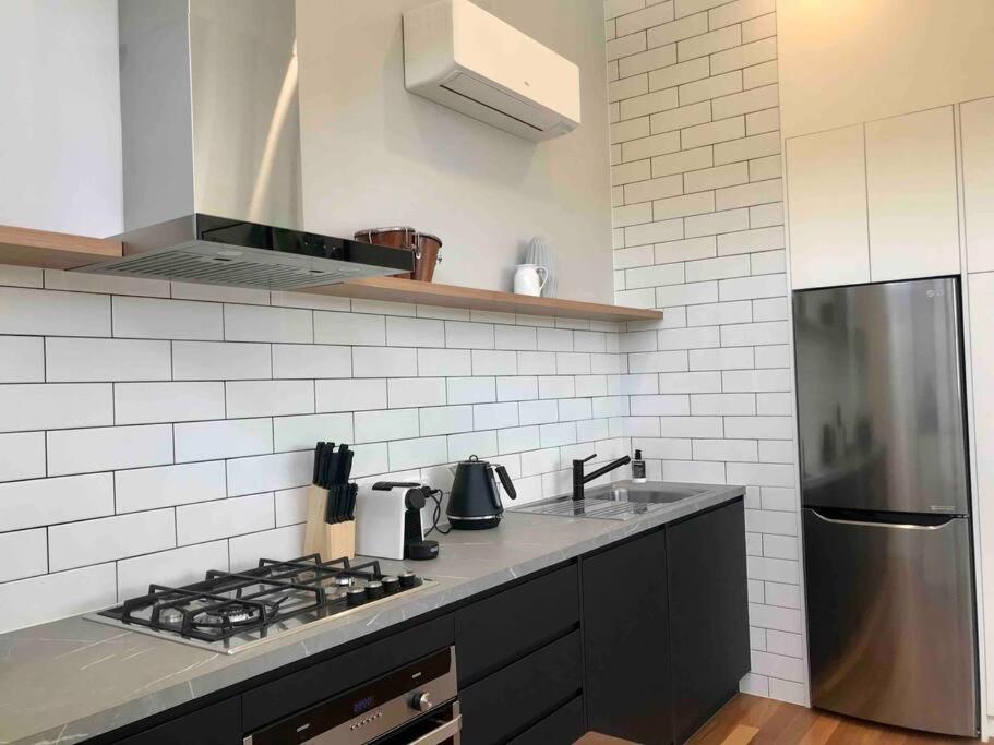 The Noosa Loft - Private, Close to Everything!