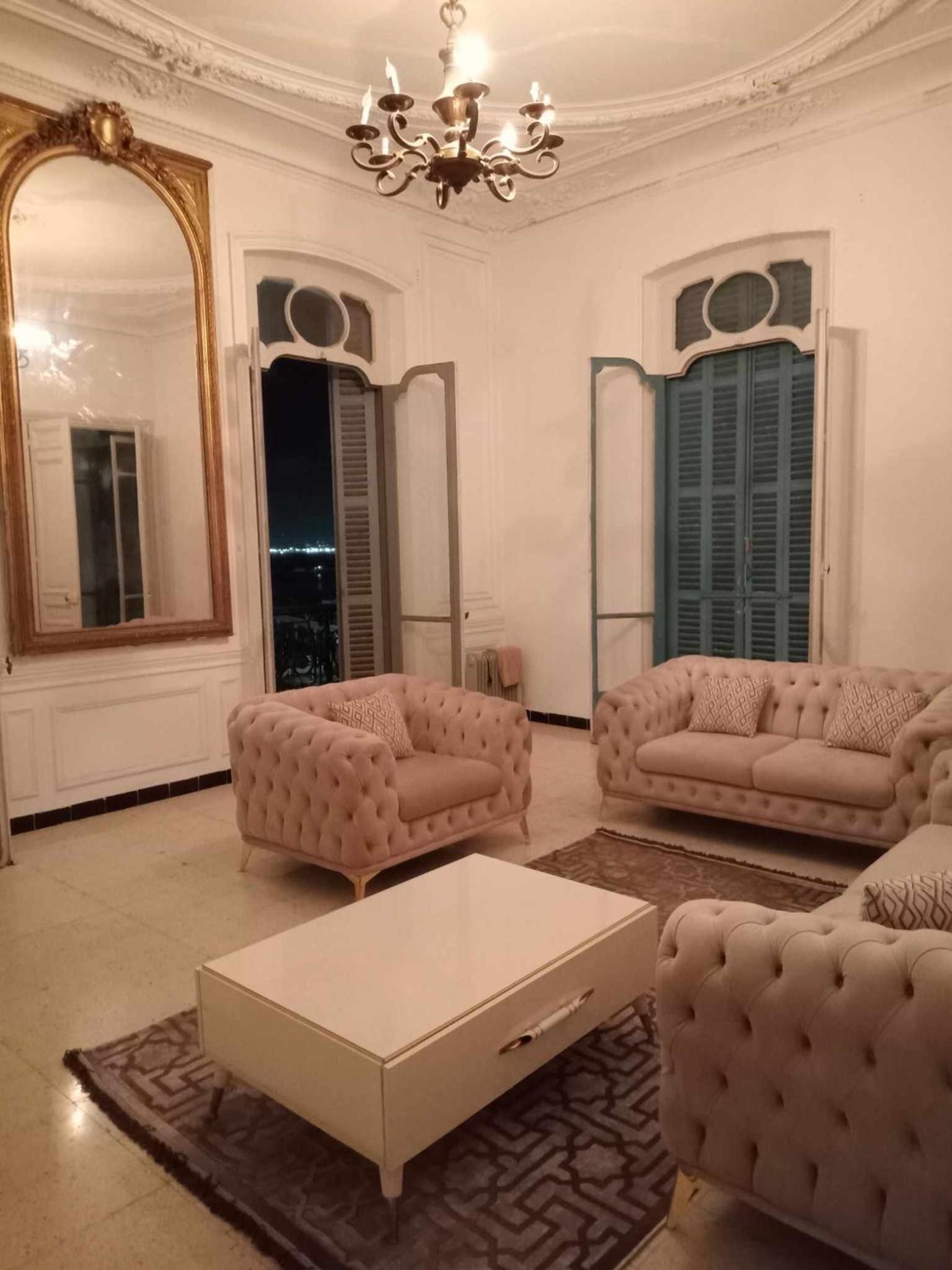 Très grand apartement hausmanien cœur du centre ville vu mer immédiate