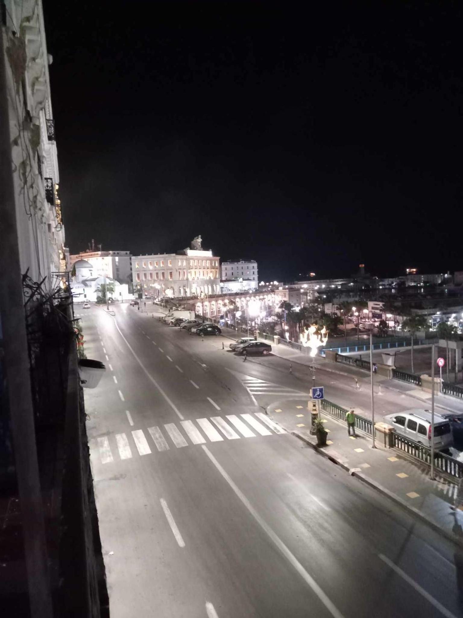Très grand apartement hausmanien cœur du centre ville vu mer immédiate