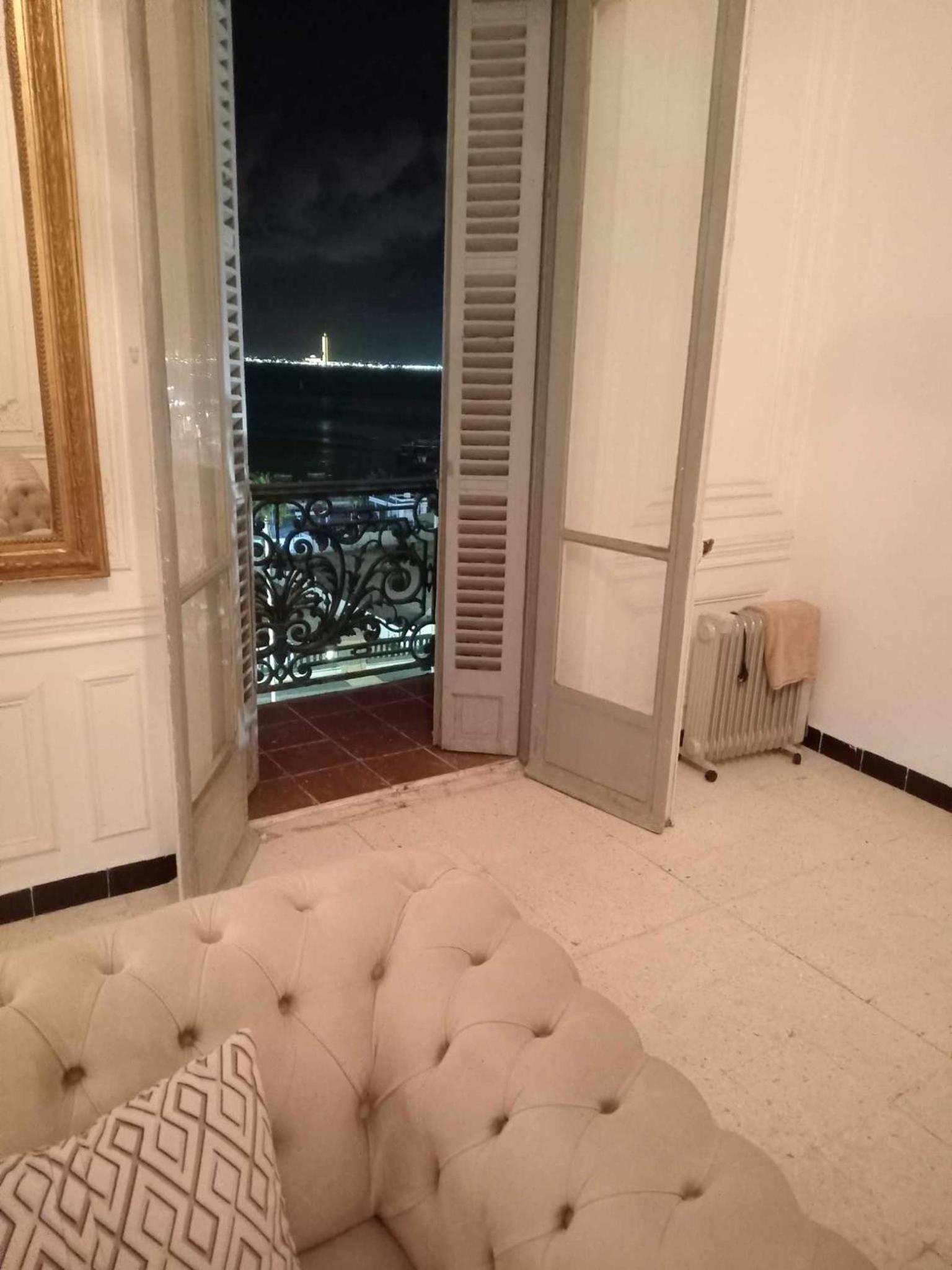 Très grand apartement hausmanien cœur du centre ville vu mer immédiate