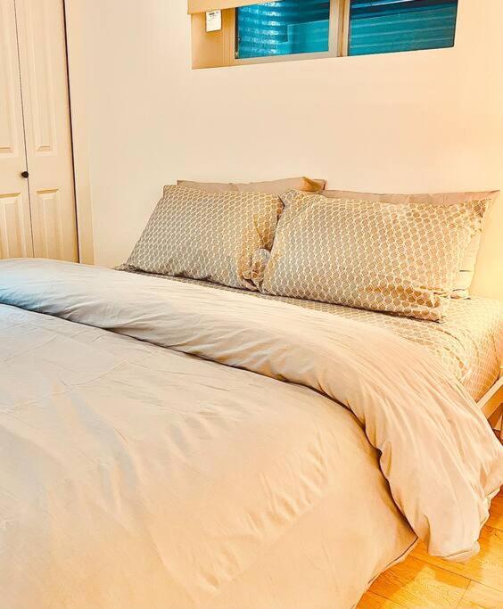 Modern and cozy guest suite in Langley!