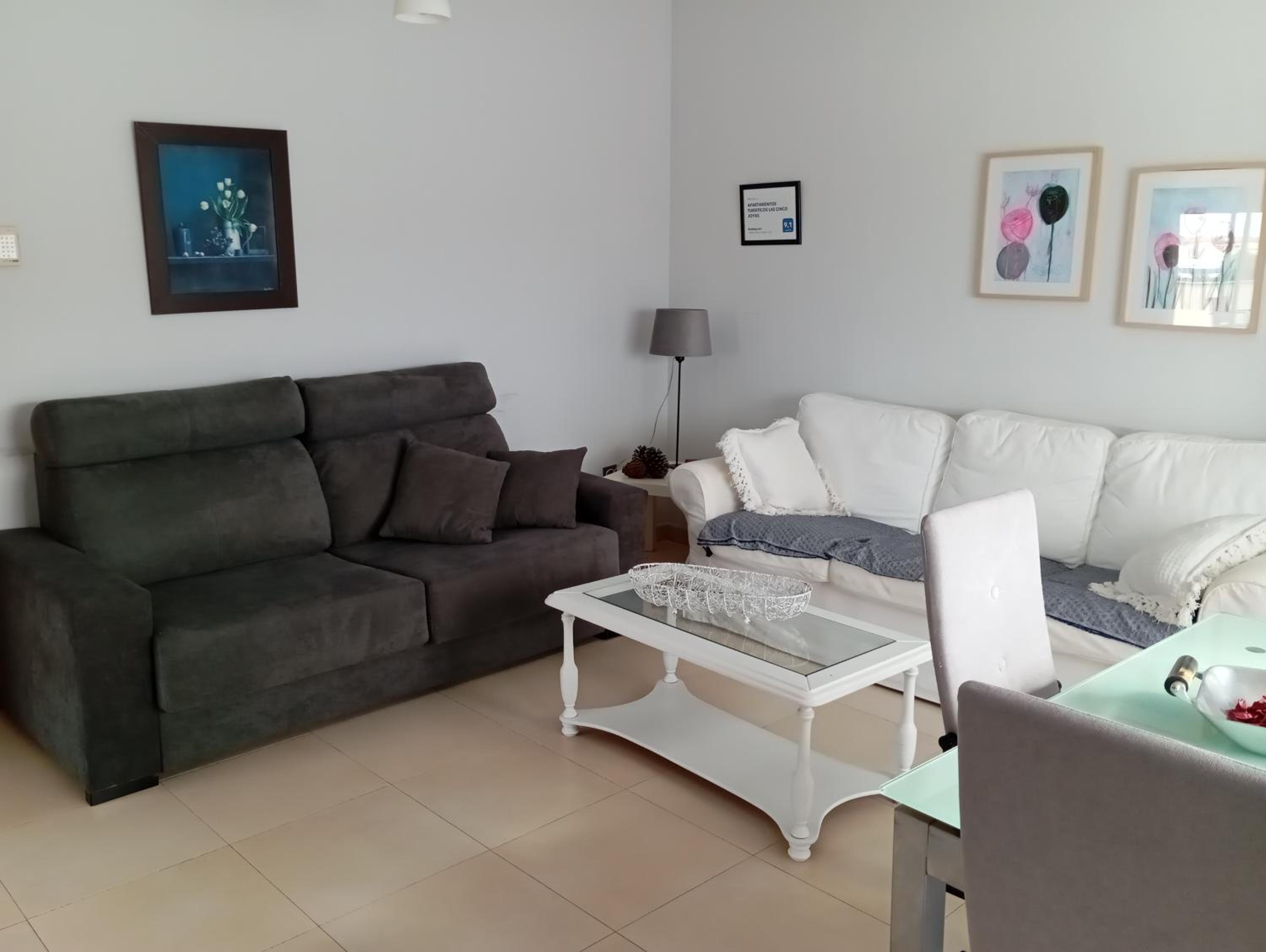 APARTAMENTOS TURISTICOS LAS CINCO JOYAS