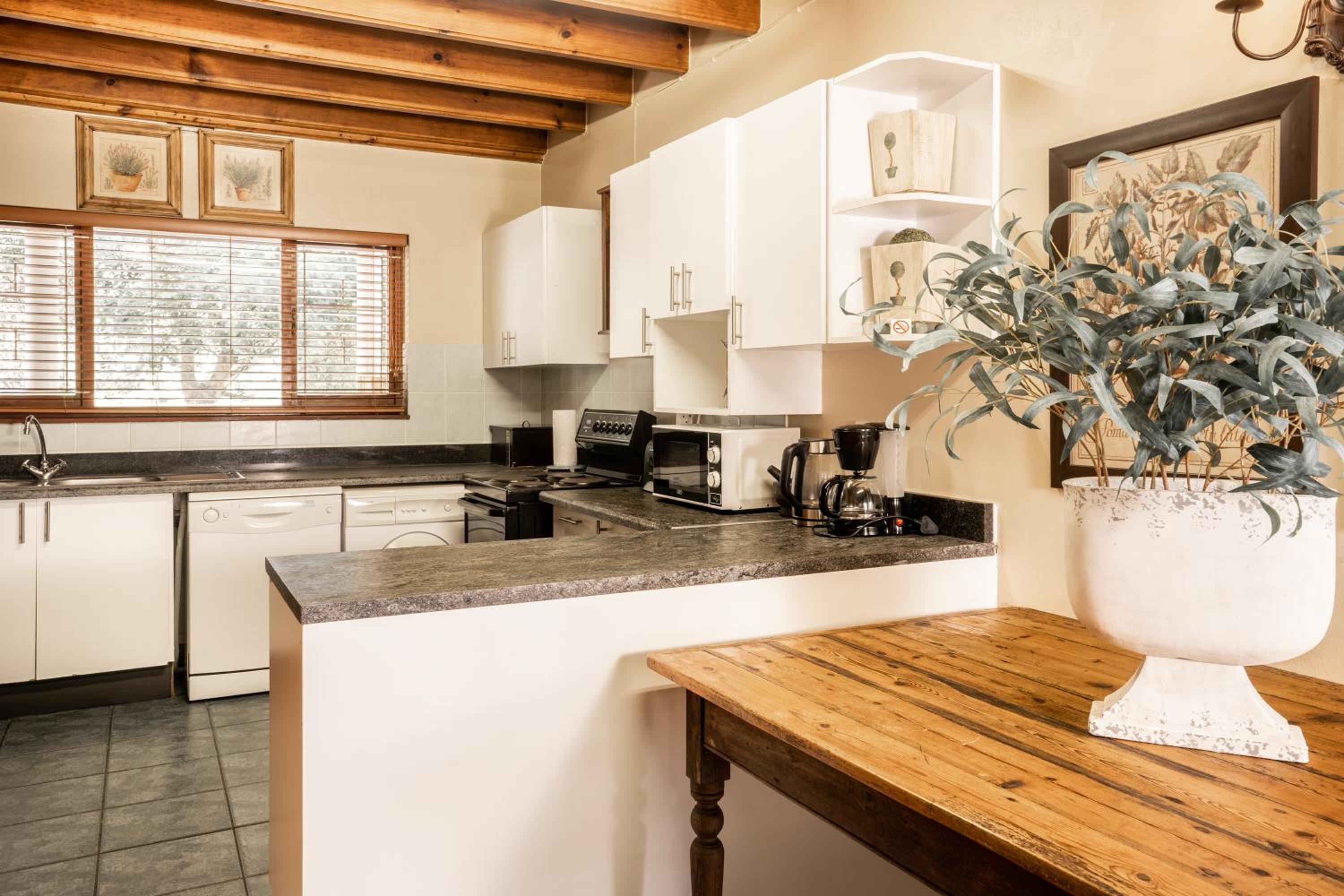 Avemore Island Home- back up power -magical views